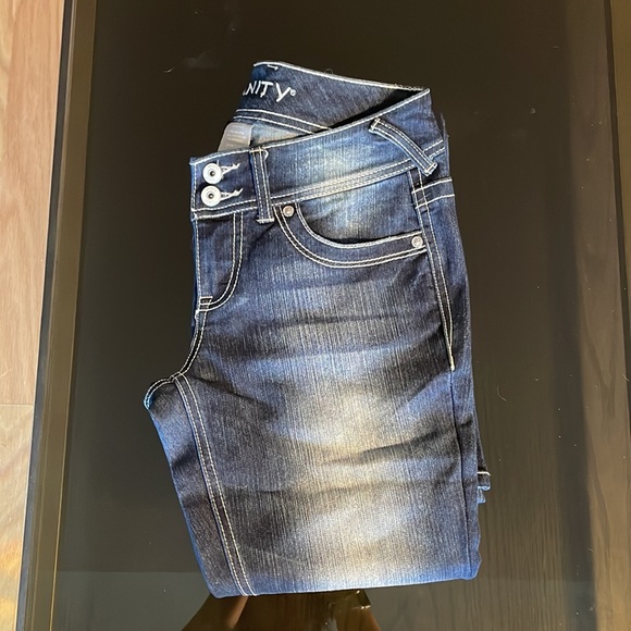 Women’s Jeans - Picture 2 of 5